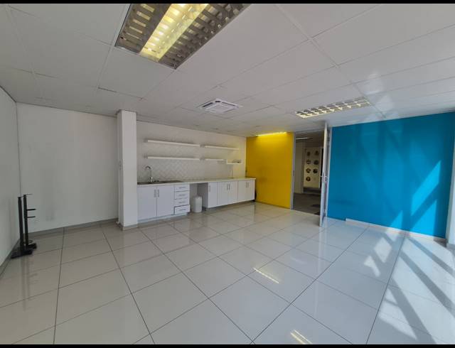 304M² OFFICE TO LET IN SANDTON CENTRAL